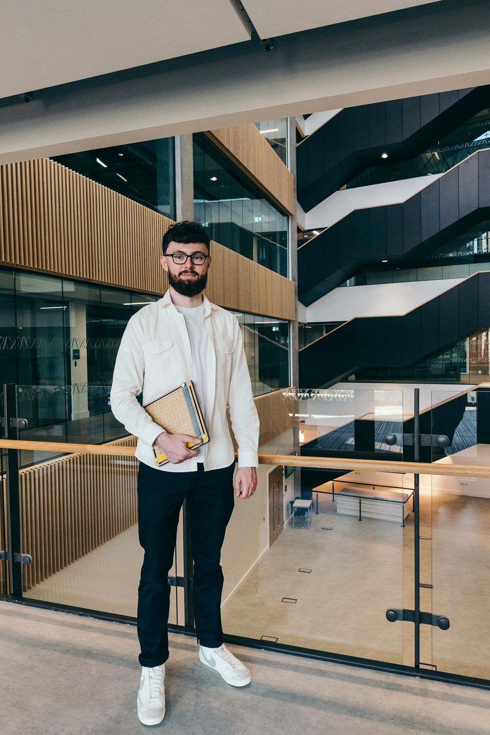 timeline graphic showing the use of the REACT device